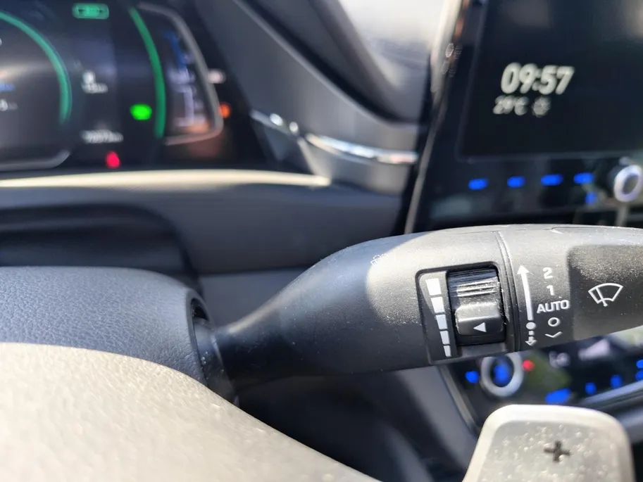 Hyundai IONIQ 1.6 GDi PHEV Premium | schuif/kanteldak | Zeer zuinig | Vol opties | NU Rijklaarprijs! Incl.12 Maanden, APK, Onderhoudsbeurt etc! Premiumpakket gratis!