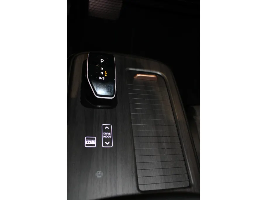 Nissan ARIYA Advance 91 kWh | Electrische stoel verstelling | Apple carplay & Android auto | Navigatie | Parkereersensoren v+a | 360grd camera | Kameleon kleur | 22kw lader | Bi-led verlichting |