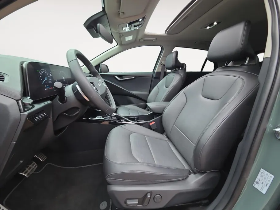Kia Niro 1.6 GDi Hybrid ExecutiveLine Meest luxe uitvoering | Dealer onderhouden | Schuif-/kanteldak | Cruise Control Adaptief | Dodehoek Detectie | Head up Display | Stoelverwarming en Ventilatie | Harman/Kardon | Android & Carplay | NAP