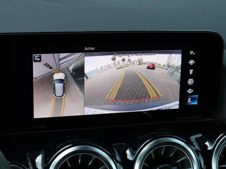Mercedes-Benz EQA 250 Business Solution Luxury 67 kWh l Stoelverwarming l Achteruitrij camera l Ambiente lichtpakket l Memory