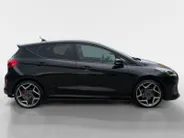 Ford Fiesta 1.5 EcoBoost ST-3 | Volledig dealer onderhouden | NL auto | Winter pack | BLIS | Parkeersensor achter | Achteruitrijcamera | B&O audio | Apple carplay & Android auto | 18' lichtmetalen velgen | Bovag garantie |