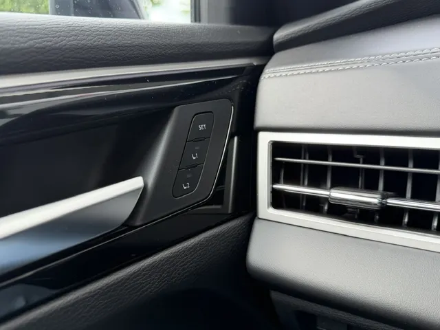 Mitsubishi Outlander 2.4 PHEV Black Edition | NIEUW | Leder | Panoramdak | App Connect | Keyless | Head-Up