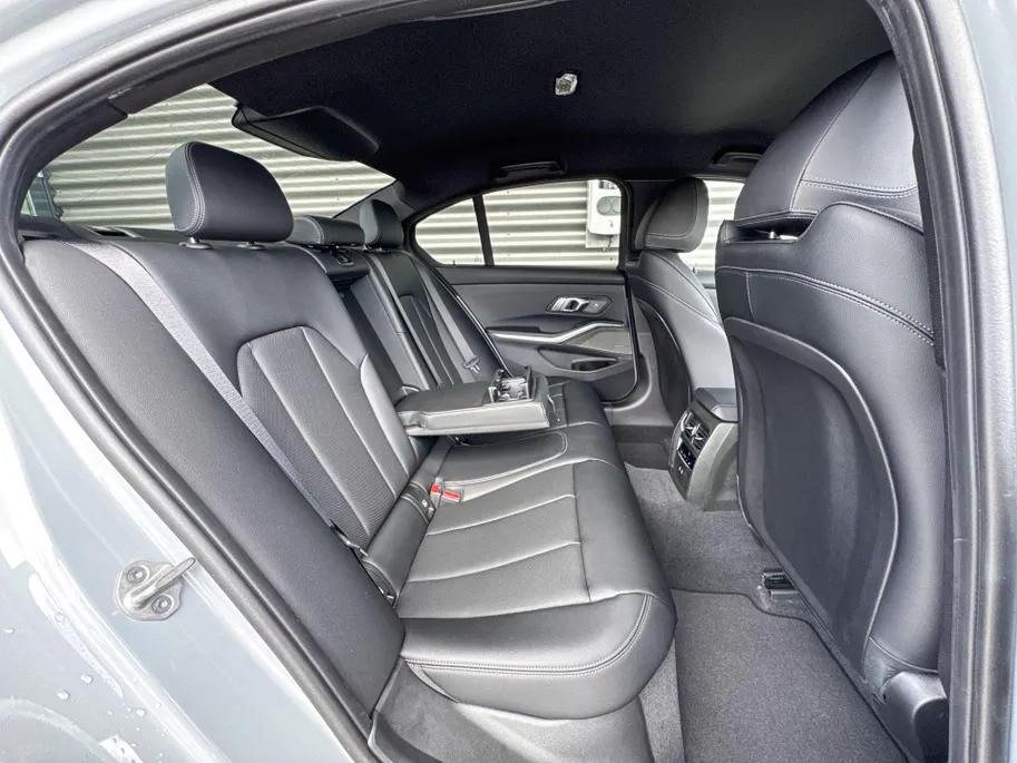 BMW 3 Serie Sedan 320i