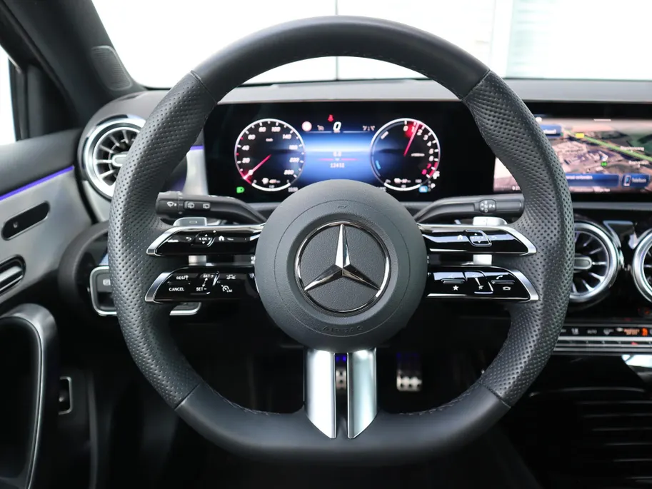 Mercedes-Benz A-Klasse 250 e Business Solution AMG