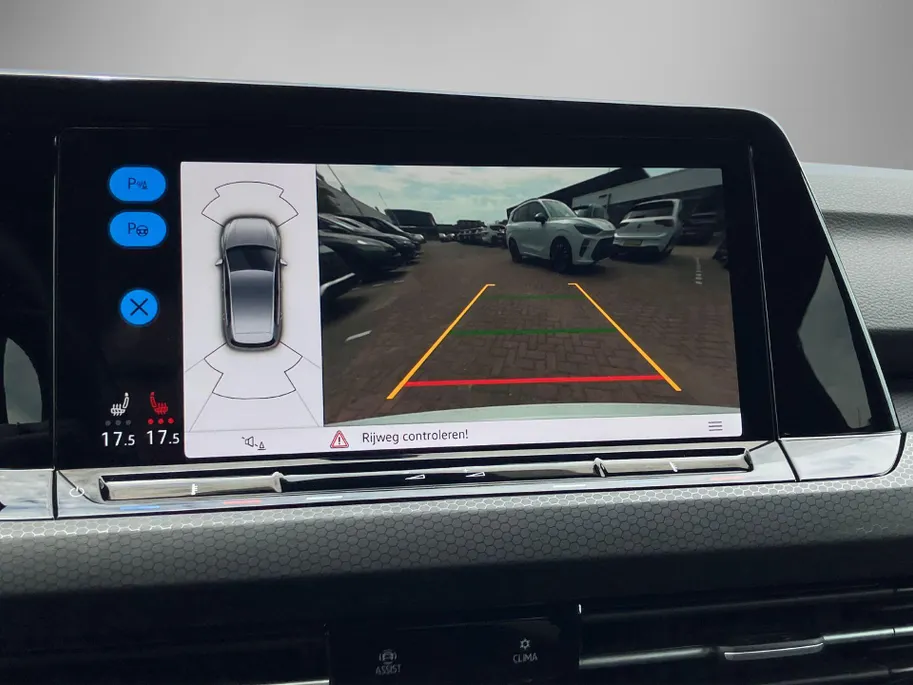 Volkswagen Golf 1.4eHybrid 180kW/245PK GTE · Panoramadak · Dodehoeksensoren · Navigatie · Apple/Android Car Play · Camera · Stoelverwarming ·