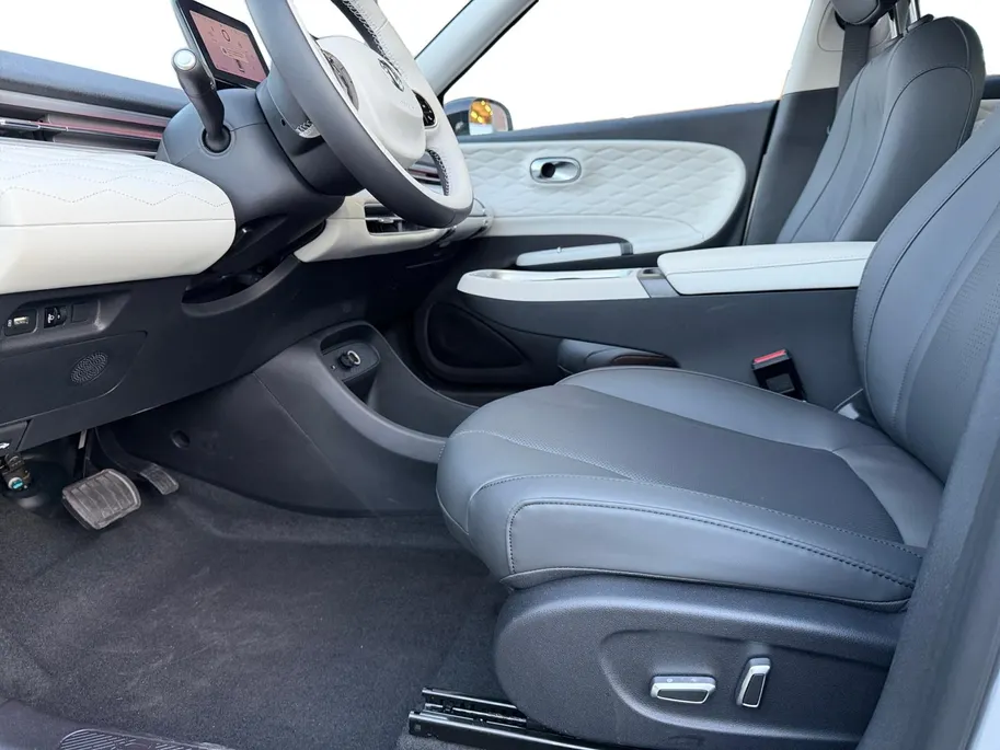 Dongfeng Box Premium Edition 42 kWh | Demo | BlackSilver | Zeer Compleet | 310KM Range | 360 graden camera | Stoelverwarming,koeling en memory |