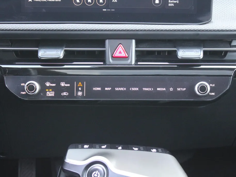 Kia EV6 Plus Advanced 84 kWh | Stuur-/stoelverwarming + ventilatie | Schuifdak | 360 Camera | Leer | Geheugenstoel | Telefoonlader | 20' LM | LED |