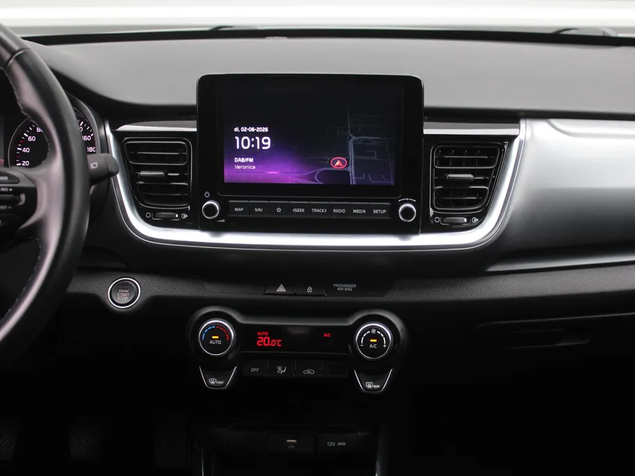 Kia Stonic 1.0 T-GDi MHEV DynamicPlusLine | Trekhaak | 15' LM | Clima | Cruise | Navi | Camera | LED | Keyless | 1e eigenaar |