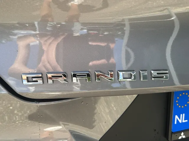 Mitsubishi Grandis 1.8i HEV First Edition | Navigatie | 8 jaar garantie