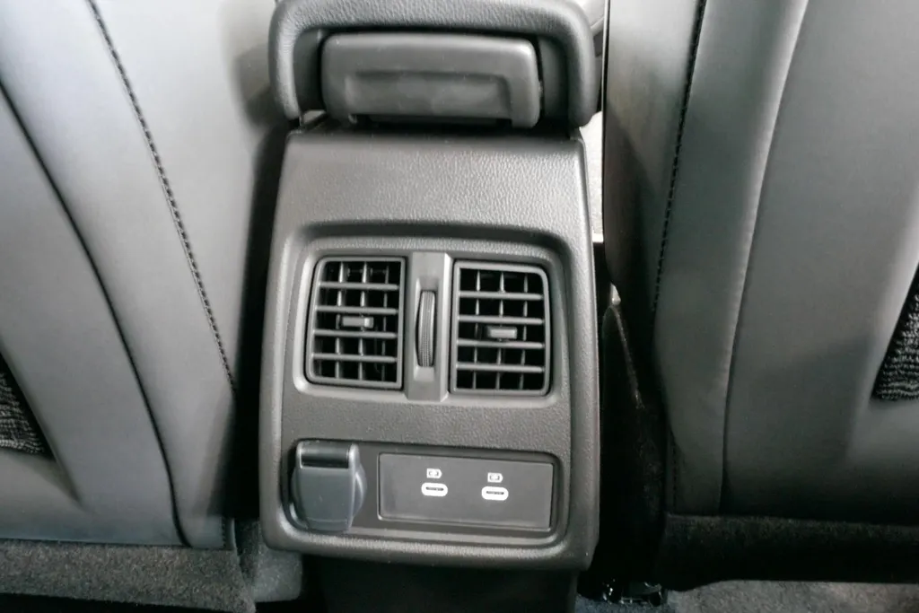Renault Captur 1.8 E-Tech full hybrid 160 techno | Profiteer nu van €3.000,- Zeeuw & Zeeuw voorraadkorting | Uit voorraad leverbaar op is op