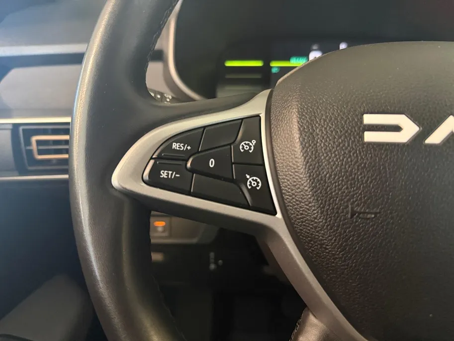 Dacia Jogger 1.6 Hybrid 140 Extreme 7p. *Automaat*Navi+Camera*Climate*Parkeersensoren*Stoelverw.*Limited Edition!