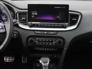Kia Ceed 1.5 T-GDi GT-Line | Stuur-/stoelverwarming | Schuifdak | Cruise adapt. | Camera | 17" LM | LED | Dodehoek sensor | Draadloze lader |