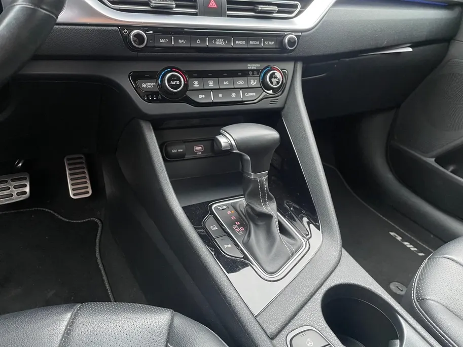 Kia Niro 1.6 GDi Hybrid DynamicPlusLine | Navigatie | Climate control | Stoel + Stuurverwarming | Parkeercamera | Parkeersensoren