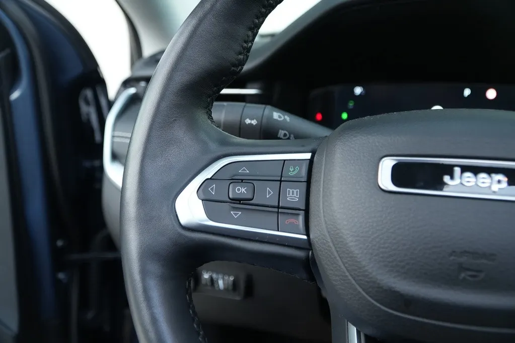 Jeep Compass 4xe 240 PK Hybrid S | Leder | Pano | Safety | Winter | 19'