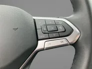 Volkswagen Golf 1.5eTSI/150PK Life Edition · Apple/Android Car Play · Navigatie · Head-Up display · Stoel-& stuurverwarming · Garantie t/m 21-04-2030 of 100000km.