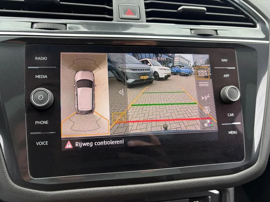 Volkswagen Tiguan Allspace 1.4 TSI Highline 7p. *Automaat*Navi*Schuif/kanteldak*Climate Control*Trekhaak*Stoelverwarming*Lederen bekleding*Parkeerhulp*Elekt. Achterklep*Vol opties!