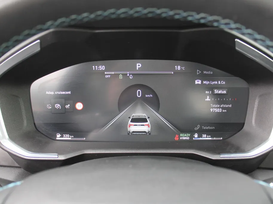 Lynk & Co 01 1.5 | PHEV | Trekhaak | Stoelverwarming | Elek. stoelverstelling + achterklep | Pano dak | Dodehoek detectie | Camera | 20' LM | HK Audio |