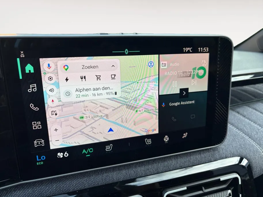 Renault 5 comfort range techno 52 kWh nu op voorraad met 1600,- korting , Pack Advanced Driving Assist , pack winter , Pack Harman Kardon premium sound , Apple Carplay/Android Auto , stoel en stuurverwarming , camera .