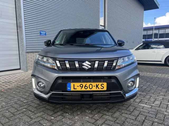 Suzuki Vitara 1.4 Boosterjet Style Smart Hybrid Automaat | Trekhaak | Apple Carplay & Android Auto | Climate Control | Adaptieve Cruise Control