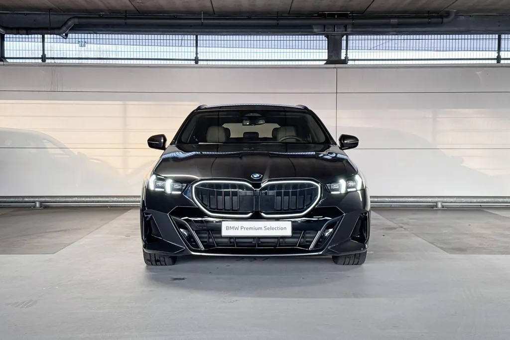 BMW 5 Serie Touring 550e xDrive