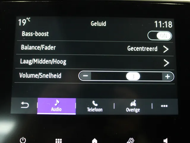 Renault Captur 1.3 TCe 140 PK Intens | Automaat | 4 seizoensbanden | parkeersensoren achter | LM Velgen | Multisense | ECC |