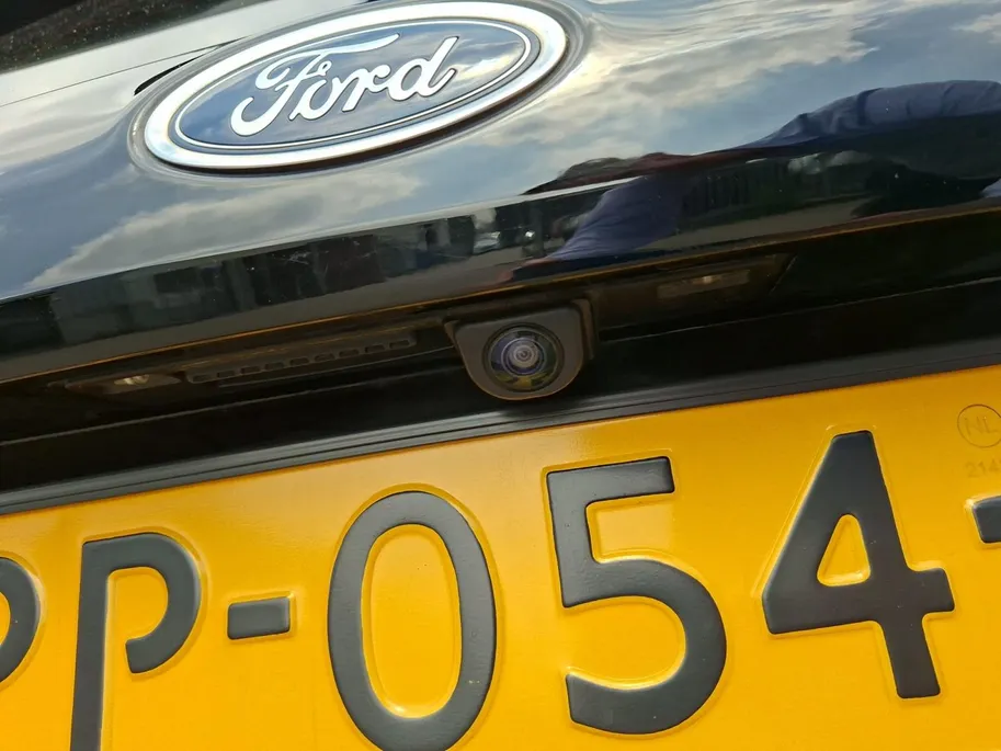 Ford Fiesta 1.0 EcoBoost Titanium | Dealeronderhouden | First edition pack | Adaptieve cruise control | Voorruitverwarming | Parkeer sensoren