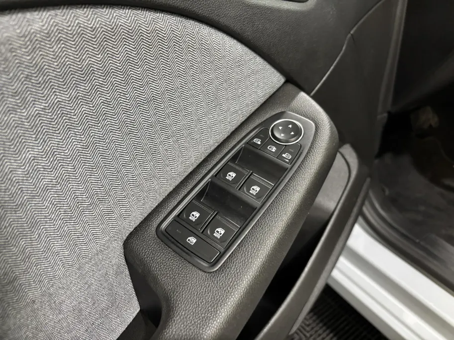 Renault Clio 145PK E-Tech Full Hybrid Techno Automaat Automaat | Digital Cockpit | 9,3'' Navi | Climate Control | Apple CarPlay/Android Auto | Camera | Cruise Control | Armsteun | Lichtmetalen Velgen