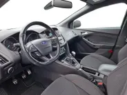 Ford Focus 1.0 ST-Line Wagon | Nieuwe distributieriem | Parkeersensoren | Navigatie | Climate Control | Voorruitverwarming | 17' Lichtmetaal | Trekhaak