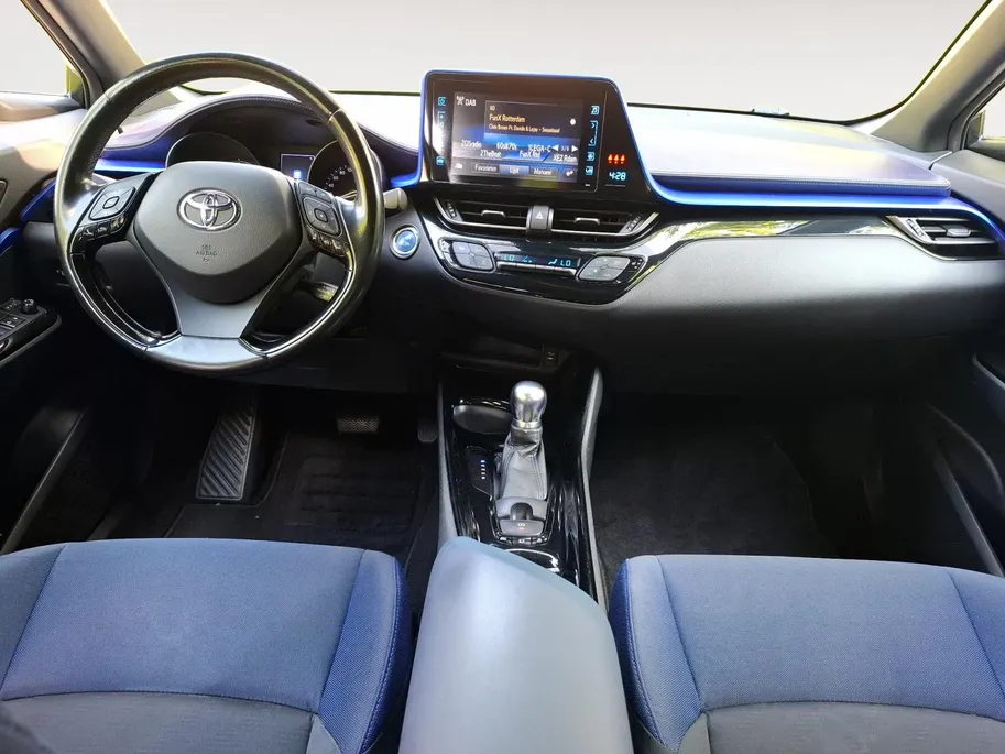 Toyota C-HR 1.8 Hybrid Dynamic Airco automatisch| Autonomous Emergency Braking | Cruise control adaptief | Lichtmetalen velgen 18' | Navigatiesysteem full map | Voorstoelen verwarmd