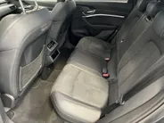 Audi e-tron 55 Quattro 408pk S Edition 95 kWh · SOH 95,8% · Panoramadak · Luchtvering · 360 Camera · Elek. Voorstoelen · Elek. Achterklep · Stoel-& Stuurverwarming · 21'' Inch ·
