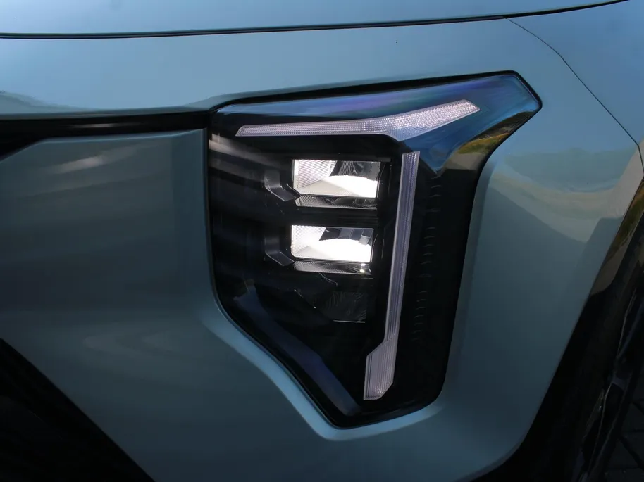 Kia Niro 1.6 GDi Hybrid DynamicPlusLine | Stuur-/stoelverwarming | Schuifdak | Elek. stoelverstelling + achterklep | Dodehoekdetectie | Camera | Telefoonlader | HK audio | LED |