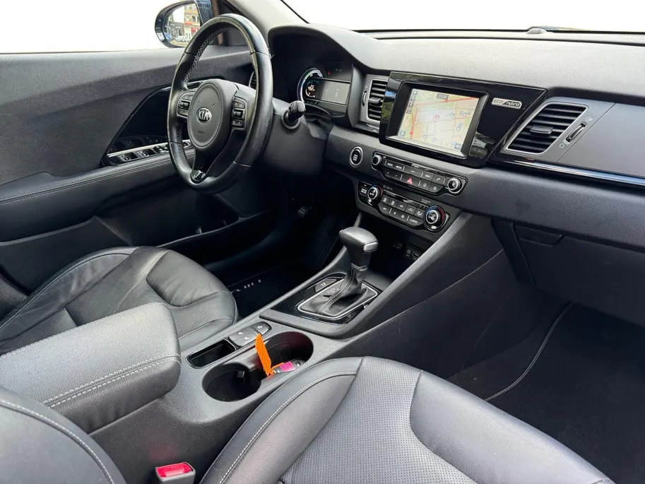Kia Niro 1.6 GDi Hybrid BusinessLine | Airco | Navi | Camera | Trekhaak | Leder | Stoelverwarming| Stuurverwarming |
