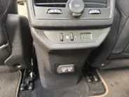 Peugeot 5008 1.2 Hybrid 136 GT 146PK AUTOMAAT Lichtmetalen velgen | 7-persoons | Cruise Control | Climate Control | Schuif- kanteldak | 360 camera | Parkeersensoren rondom | BOM VOL MET OPTIES!!