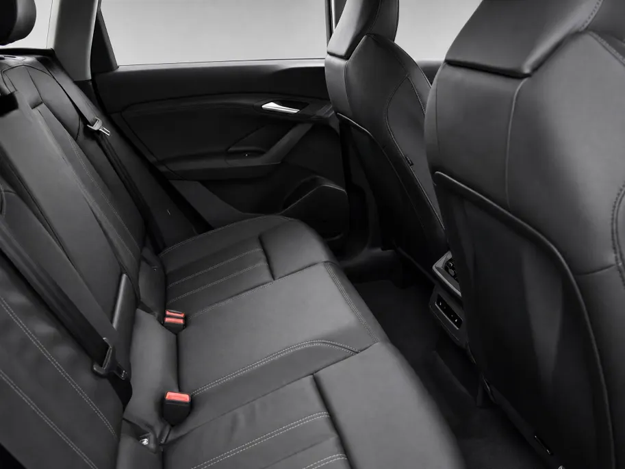 Audi Q6 e-tron Launch edition quattro 100Kwh 388 PK · Panorama dak · Assistentiepakket Veiligheid · Tech Pro