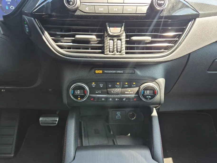 Ford Kuga 2.5 PHEV Vignale | Climate Control | Cruise Control | Navigatie | Camera | Stoelverwarming | Panoramadak | Stoelverwarming voor en achter |