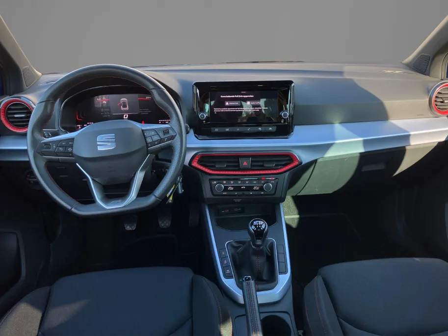 SEAT Arona 1.0EcoTSI 95PK FR · Apple/Android Car Play · Parkeersensoren · Cruise control · Garantie t/m 09-04-2025