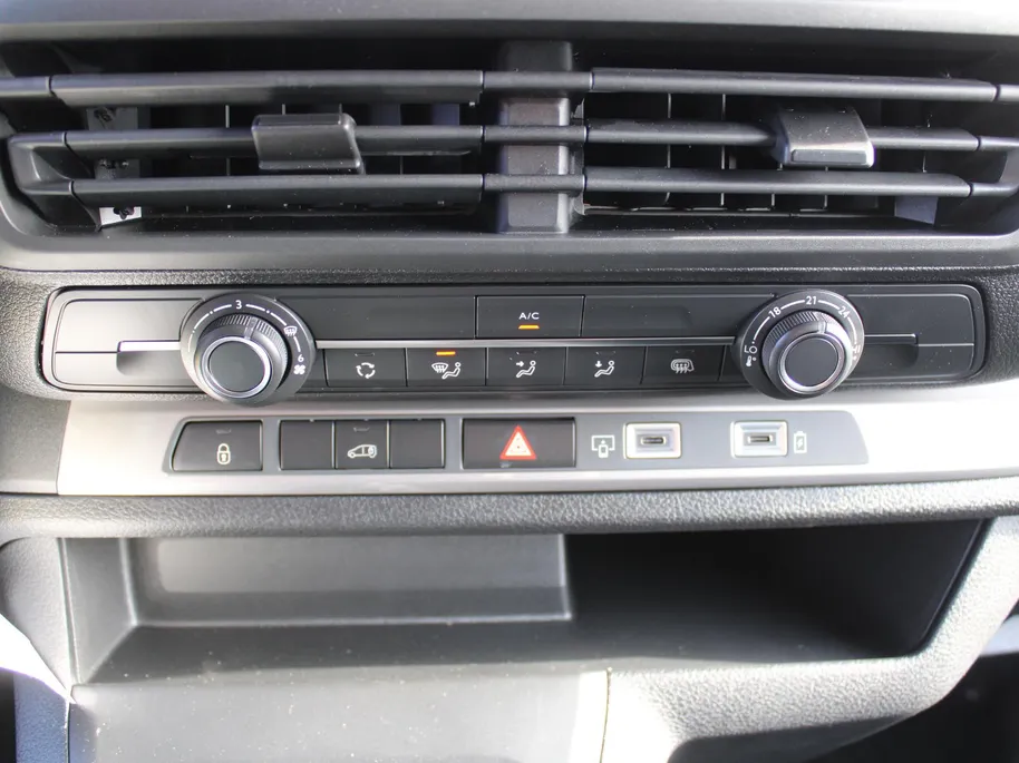 Toyota ProAce Long Worker 2.0 D-4D Challenger | Carplay | PDC | Airco | Cruise | Schuifdeur rechts |