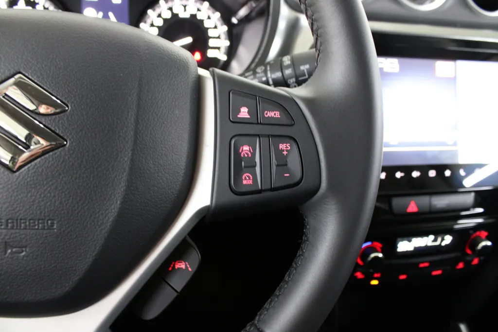 Suzuki Vitara 1.4 Boosterjet Smart Hybrid Style / Camera / Led verlichting / Navigatie / Adaptive cruise control /