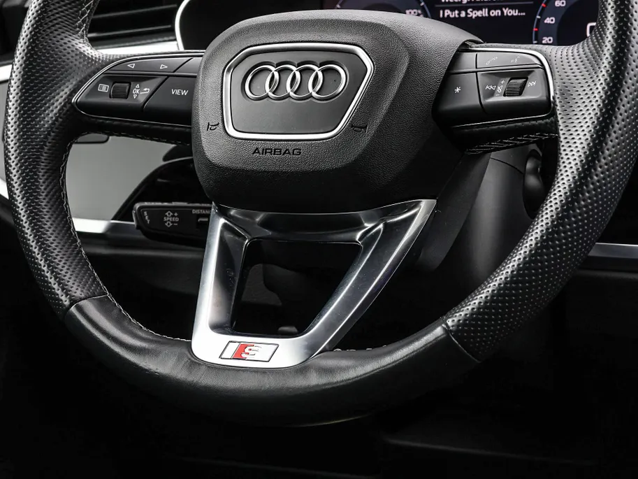Audi Q3 45 TFSIe 245pk S-tronic Advanced Edition · SOH 92,5% · Camera · Apple/Android Car Play · S line interieur · P-Sensoren · Elek. Achterklep · 18'' Inch · Stoelverwarming ·