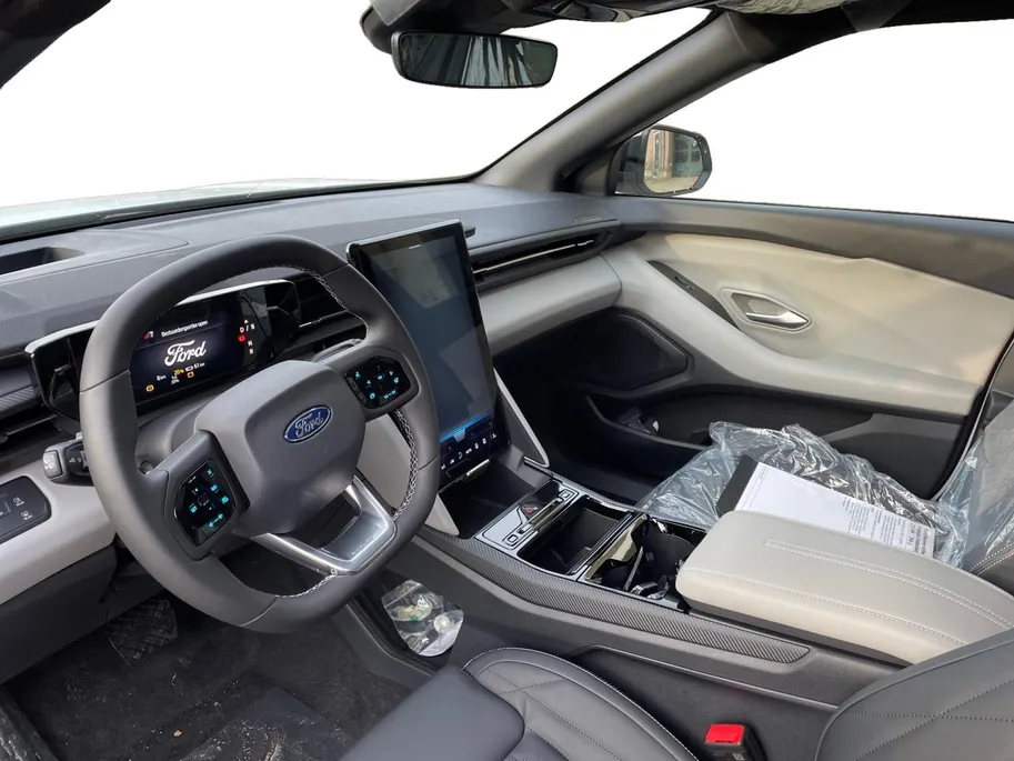 Ford Explorer Premium Extended Range RWD 79 kWh | Tot 2200kg trekgewicht! | Nieuw te bestellen | Diverse kleuren | Tot €4.000,- korting! | 0,99% rente Ford Options! |