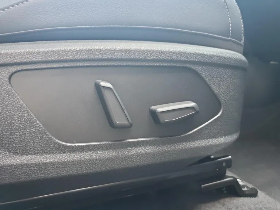 Kia Sportage 1.6T AWD Plug-In Hybride DynamicPlusLine | Stoel en stuurverwarming | Rondom Camera | Elektrisch bedienbare voorstoelen | Panorama schuifdak |