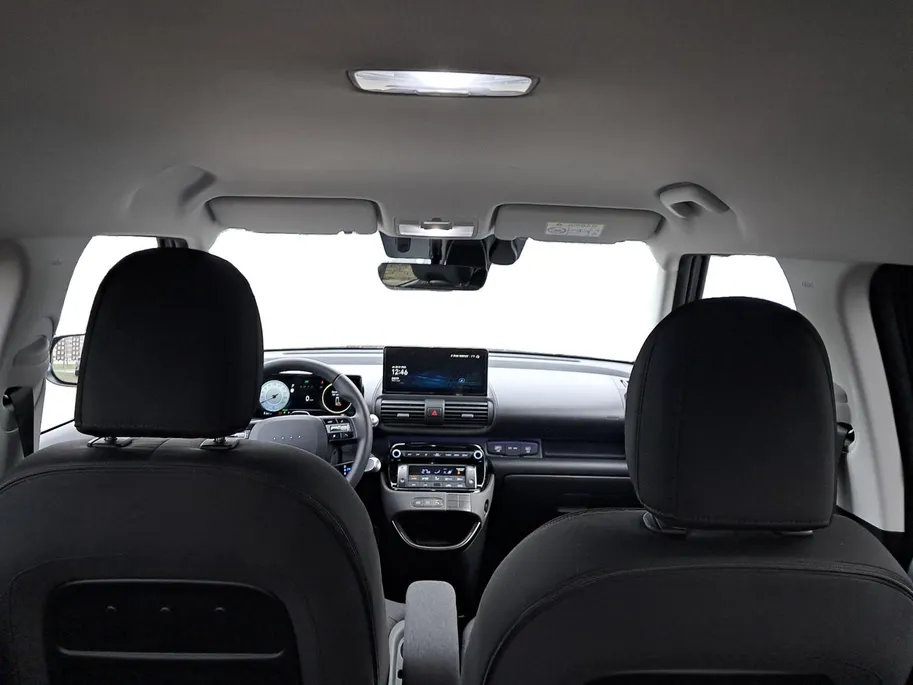 Hyundai Inster 49 kWh / Evolve + W&T | 0,99% RENTE MOGELIJK | VAN € 31.760,- VOOR € 28.950,- | Private lease vanaf 339 ,- PM |