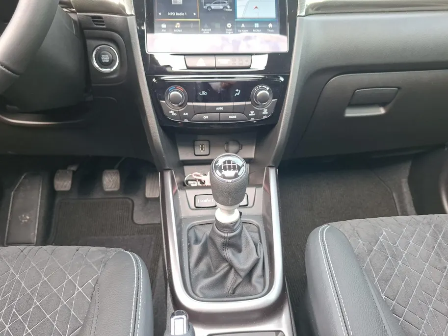 Suzuki Vitara 1.4 Boosterjet Smart Hybrid Style | Kantel / schuifdak | Navigatie | Achteruit rij camera