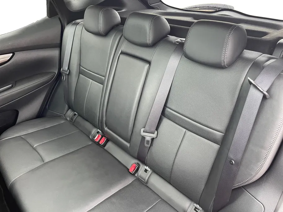 Nissan QASHQAI 1.2 Tekna *Automaat*Navi+360Camera*Climate Control*Stoelverwarming*Panoramadak*Trekhaak*LM.Velgen*Lederen bekleding*Zeer nette auto!