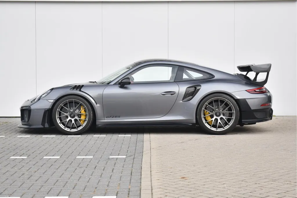 Porsche 911 GT2 RS 3.8