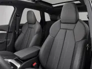 Audi Q5 2.0TFSIe-hybrid 220kW/299PK quattro S Line · Panoramadak · Trekhaak · 360°Camera + Parkeersensoren · Leder · Garantie t/m 17-05-2030 of 120000km.