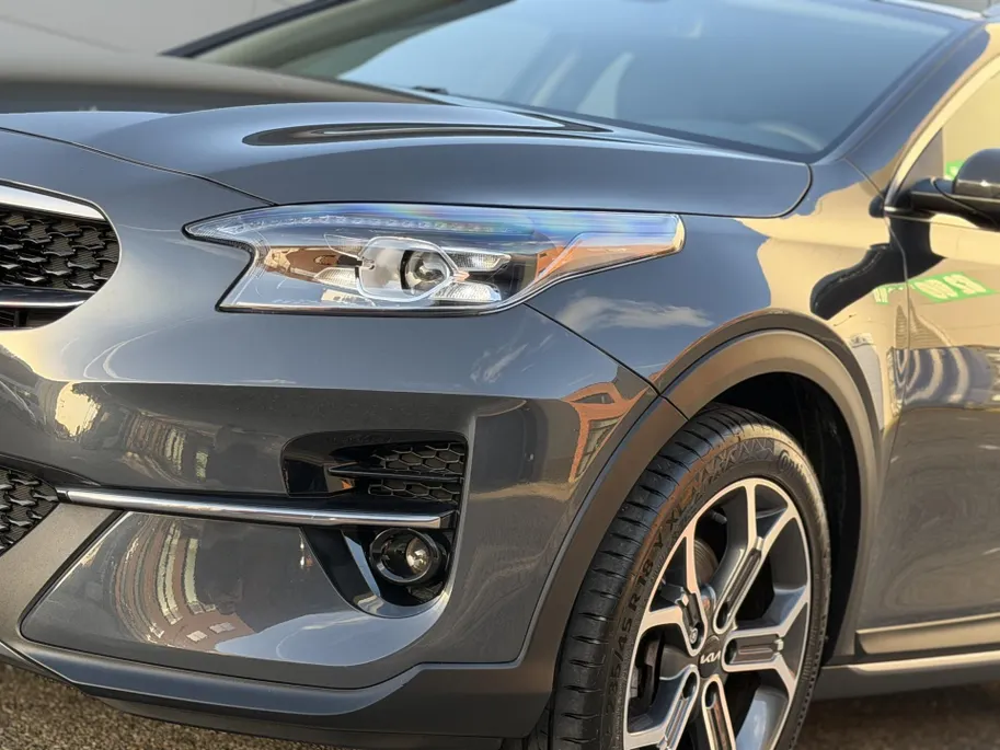 Kia XCeed 1.0 T-GDi DynamicLine | Trekhaak | Achteruitrijcamera | Parkeersensoren achter | Apple/Android Carplay | Navi | Climate Control | LMV