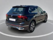 Volkswagen Tiguan 1.4TSIeHybrid/150PK R-Line Business+ · Panoramadak · Leder · Trekhaak · Camera · Apple/Android Car Play