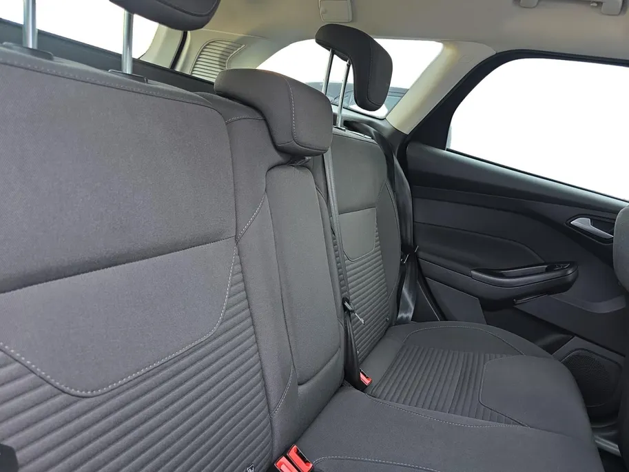 Ford Focus Wagon 1.0 Titanium | Goed onderhouden! | Apple Carplay/Android Auto | Cruise Control | Achteruitrijcamera | Climate Control | Parkeersensoren rondom | 12 maanden garantie! |