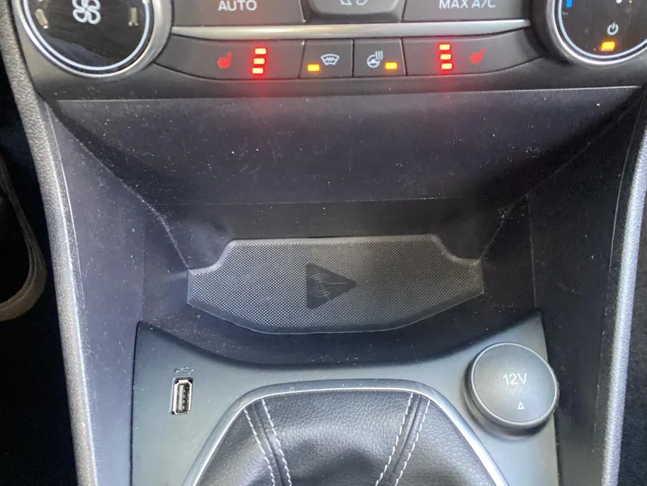 Ford Fiesta 1.0 EcoBoost Hybrid 125 pkTitanium Apple Carplay/Android Auto - Winter Pack - Achteruitrijcamera - Park Assist
